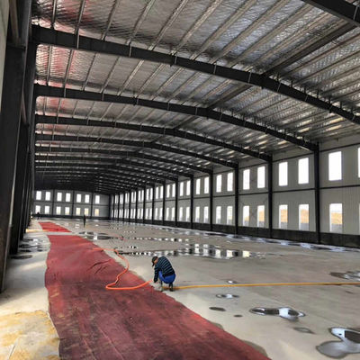 Laboratorio di struttura in acciaio spazioso Ideale per manifattura Ingegneria magazzino e cantiere di costruzione Applicazioni per uffici con telaio in acciaio resistente