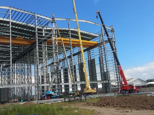 Prefabbricazione di strutture industriali, grandi magazzini di metallo