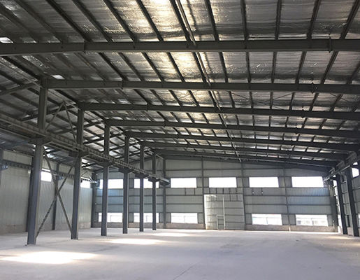 Laboratorio di costruzioni industriali in acciaio, magazzini prefabbricati