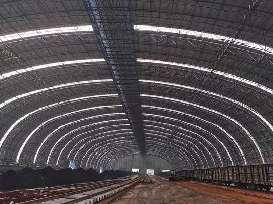 Grandi spazi spaziali costruzione struttura, magazzino di acciaio leggero