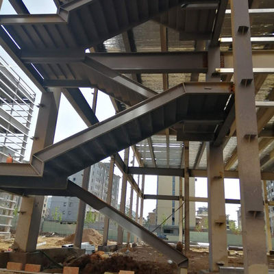 Strutture in acciaio prefabbricate qualificate di altezza