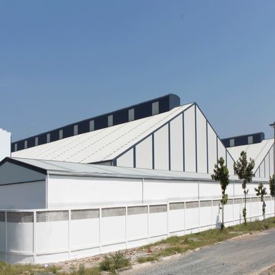 Costruzione di capannoni modulari in acciaio - Soluzioni su misura per laboratori e magazzini prefabbricati