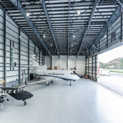 Hangar prefabbricato ignifugo e resistente ai raggi UV per lo stoccaggio sicuro di aerei