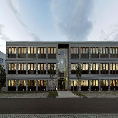 Costruzione di un magazzino di acciaio di larga lunghezza