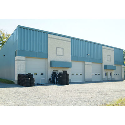 Rivestimento in metallo per capannone industriale prefabbricato con struttura in acciaio zincato
