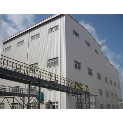 Soluzioni personalizzate Laboratorio di strutture metalliche con fogli di rivestimento in acciaio per pareti e tetti