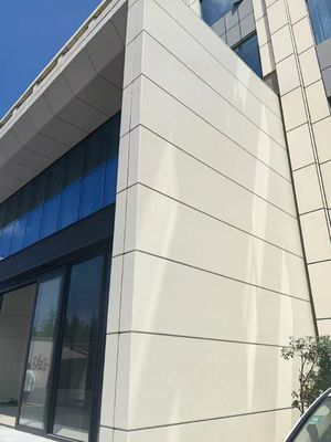 Customized Aws D1.1 Standard Prefab Steel Warehouse Edifici Eco Friendly