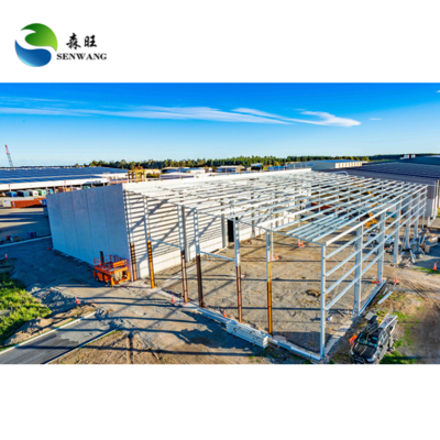 Magazzino con struttura in acciaio certificato ISO 9001 con rivestimento murale personalizzato