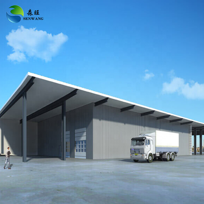 Magazzino con struttura in acciaio certificato ISO 9001 con rivestimento in pannelli sandwich