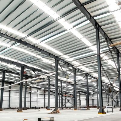 Officina prefabbricata con struttura in acciaio resistente ai terremoti di grado ≥8, trattamento superficiale zincato a caldo e capacità di carico elevata